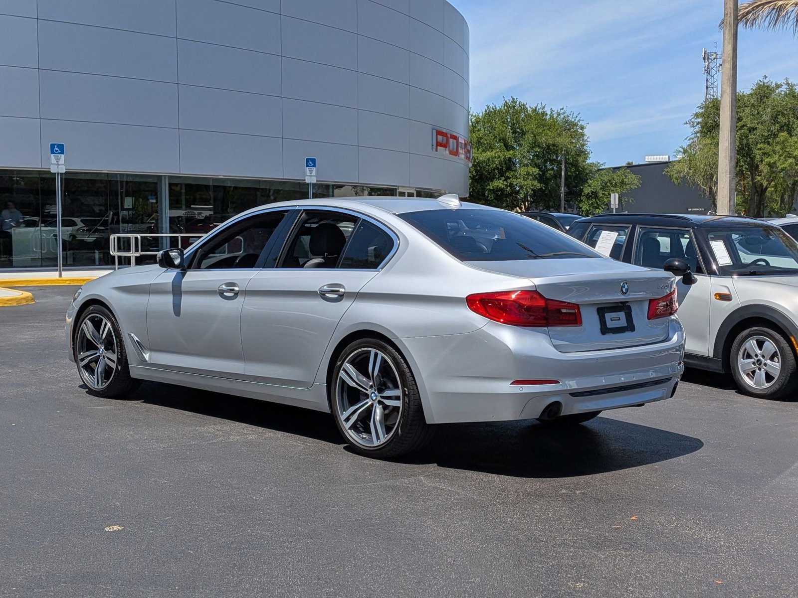 Used 2018 BMW 530i RWD image 3