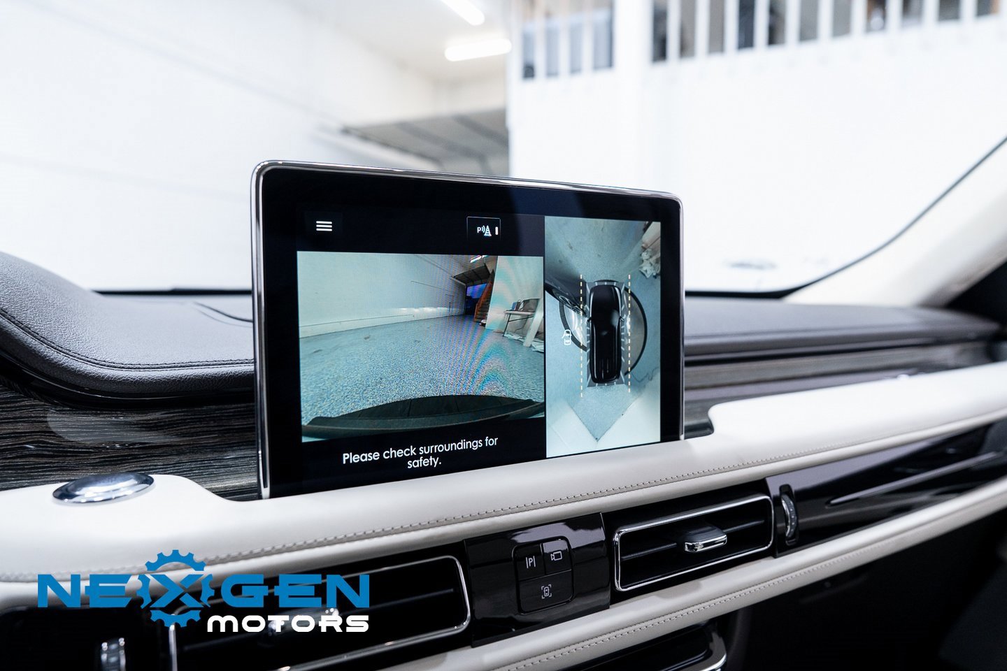 Used 2022 Lincoln Aviator Black Label w/ Dynamic Handling Package image 32