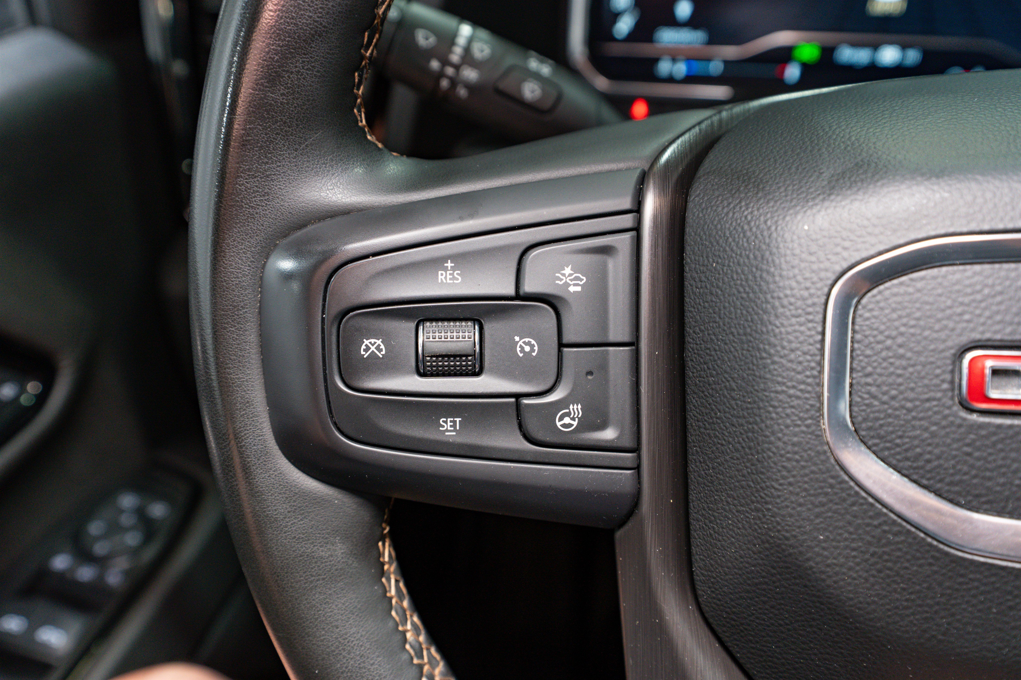 Used 2024 GMC Sierra 2500 AT4 image 31