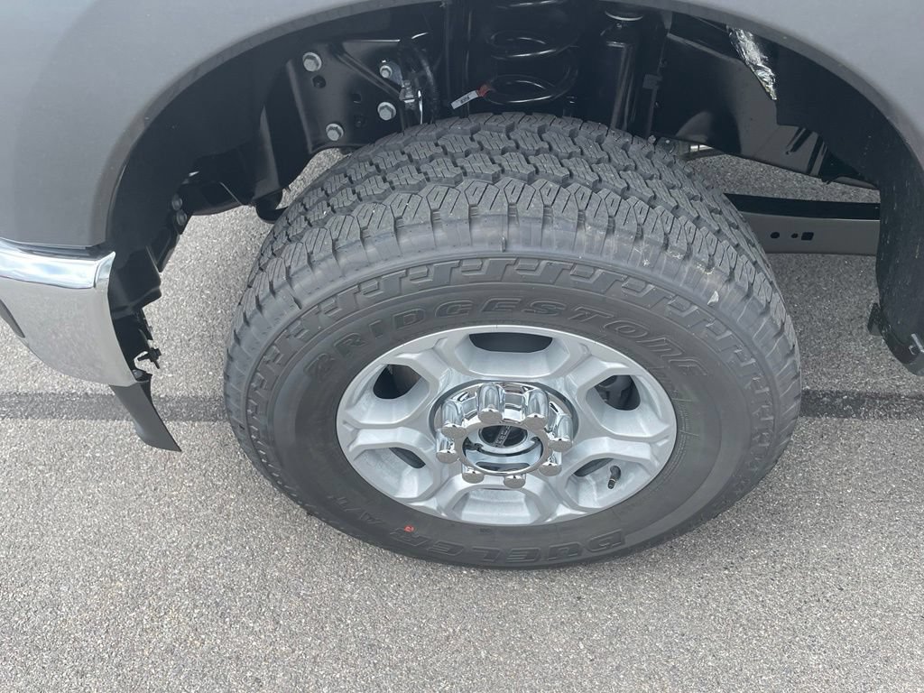 New 2026 Ford F350 XLT w/ FX4 Off-Road Package AWD/4WD image 9