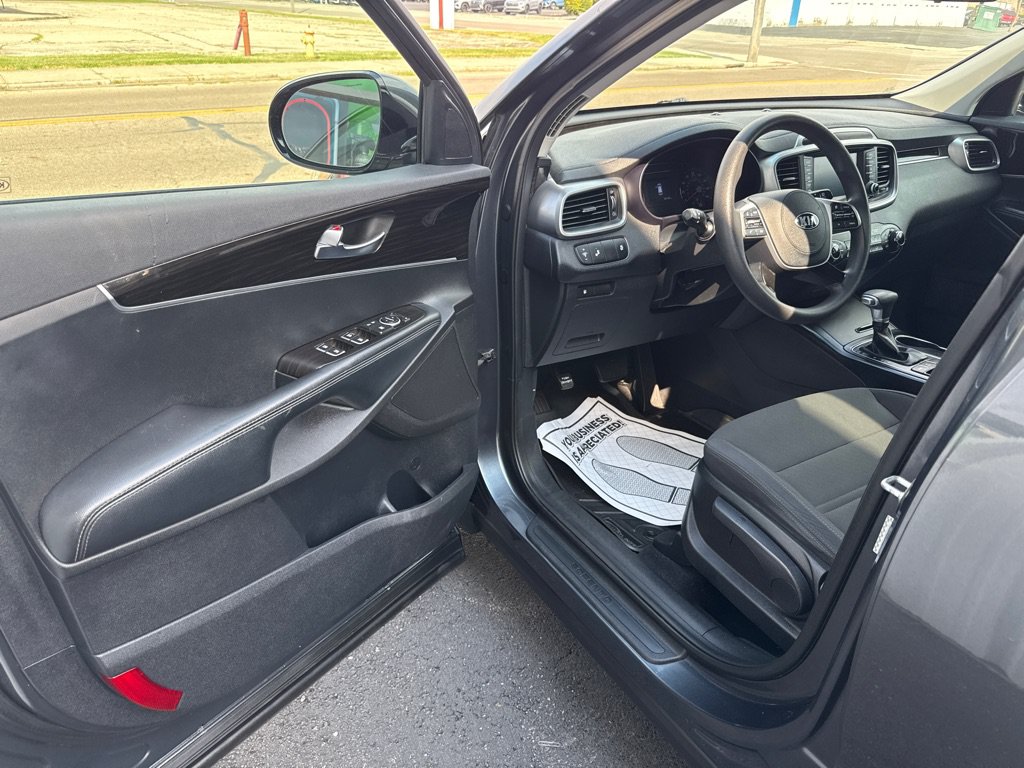 Used 2020 Kia Sorento LX AWD/4WD image 12