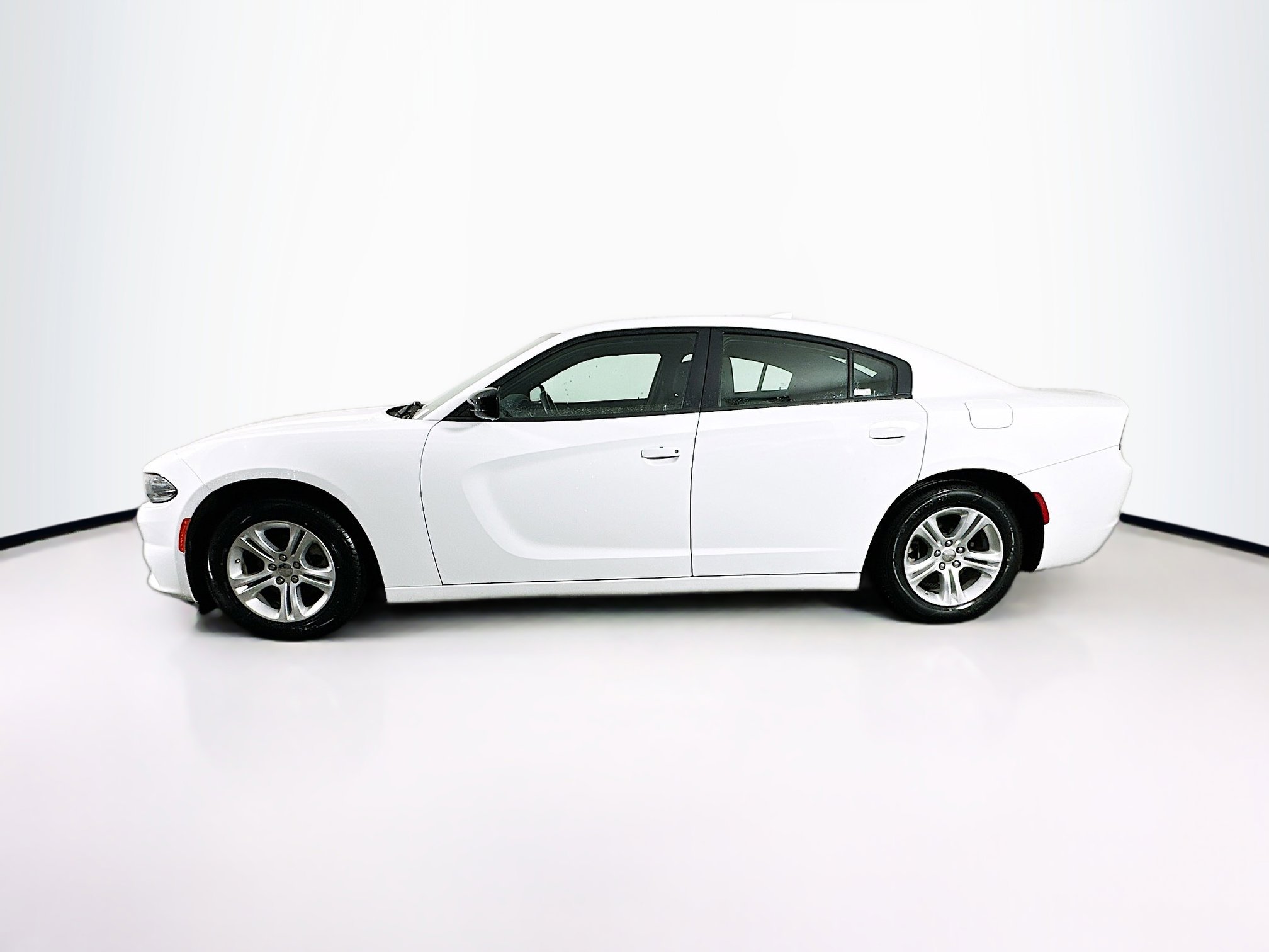 Used 2023 Dodge Charger SXT image 4