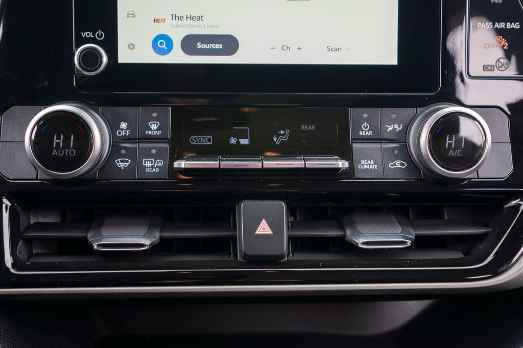 Used 2023 Toyota Highlander L image 24