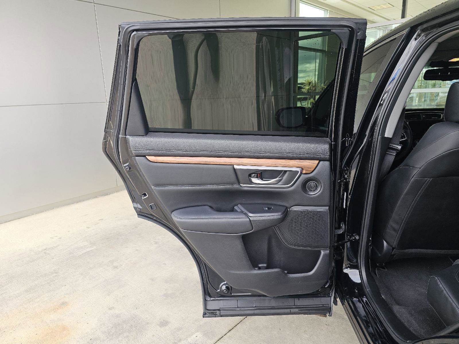 Used 2017 Honda CR-V EX-L image 16