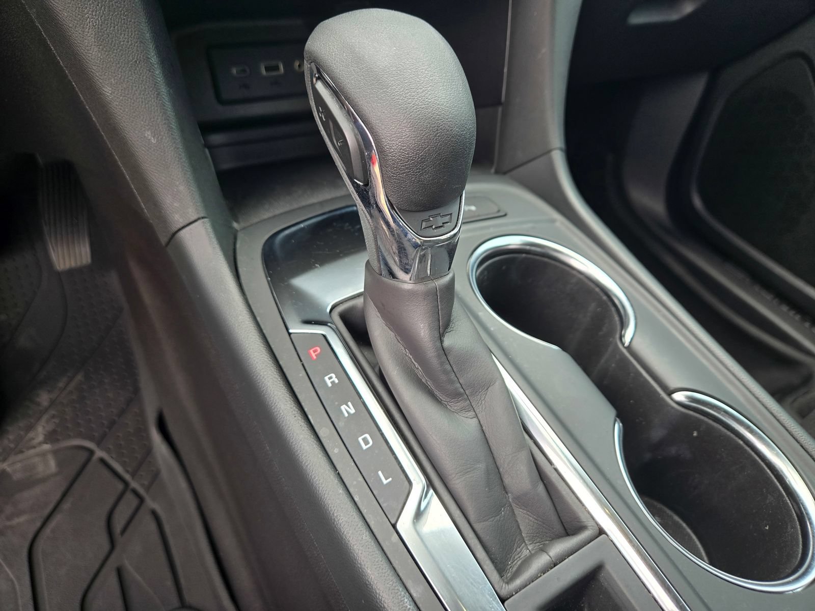 Used 2024 Chevrolet Equinox LT w/ LPO, Floor Liner Package FWD image 19