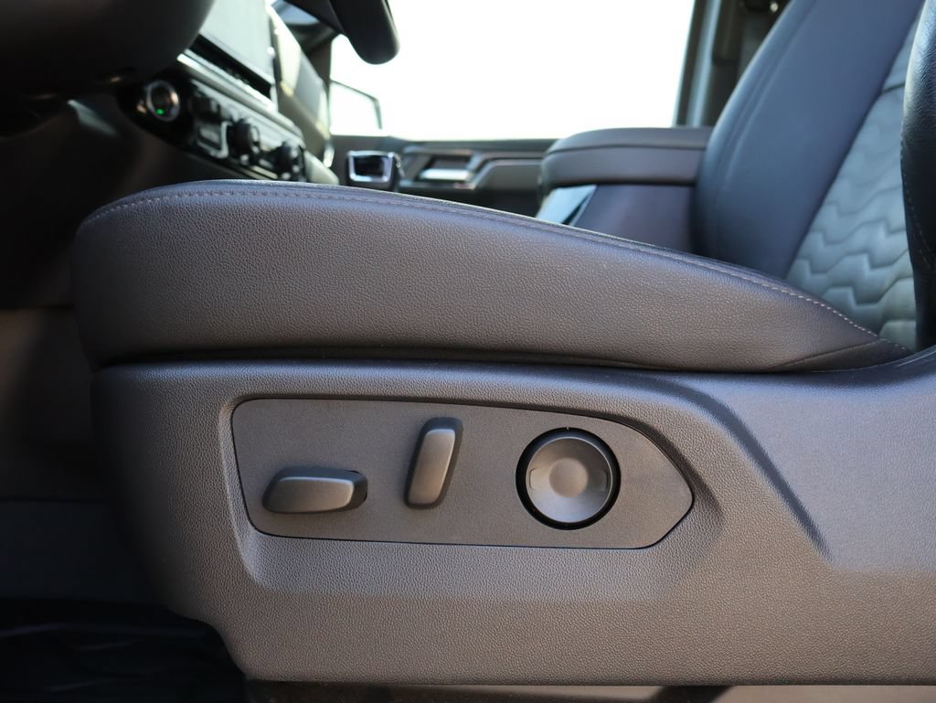 Certified 2025 Chevrolet Silverado 1500 ZR2 AWD/4WD image 24