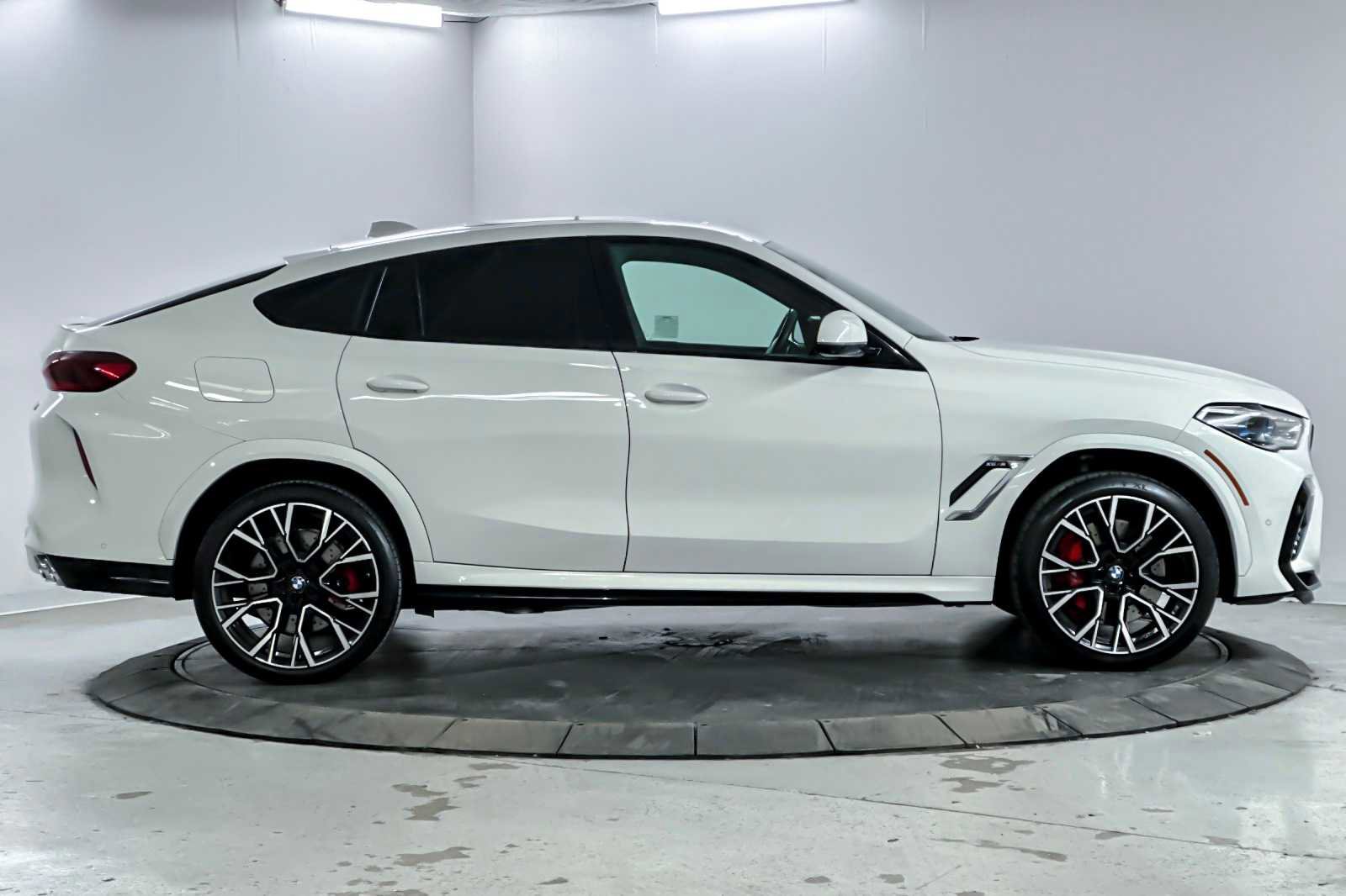 Used 2022 BMW X6 M w/ Executive Package image 8
