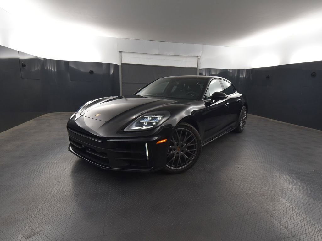 New 2025 Porsche Panamera 4