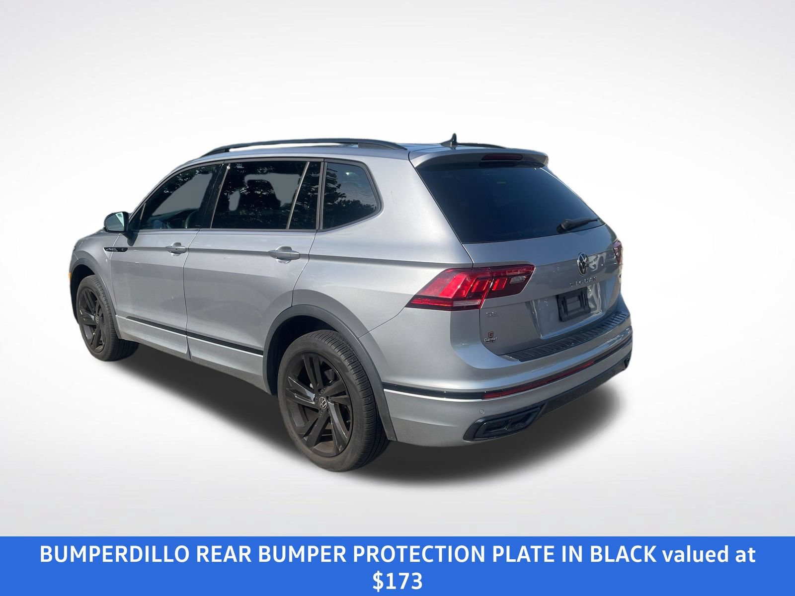 Certified 2024 Volkswagen Tiguan SE R-Line AWD/4WD image 3