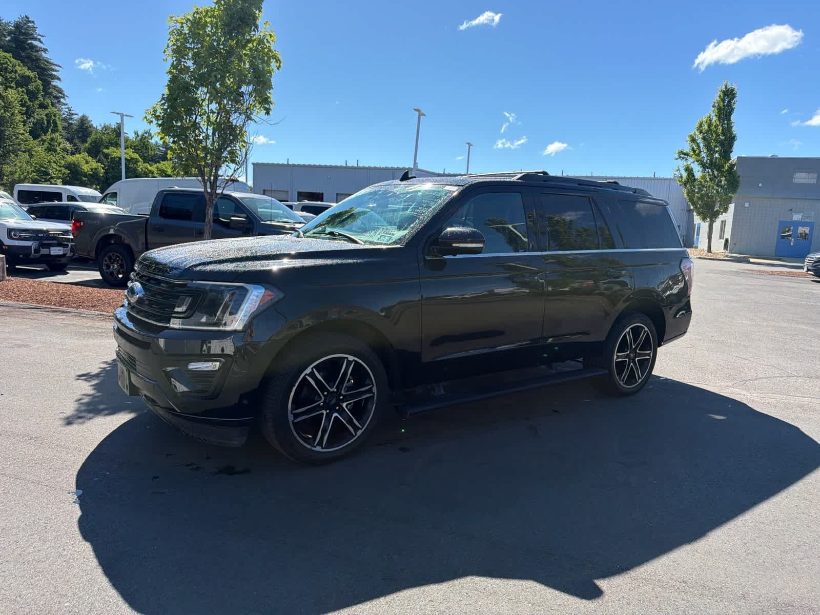 Used 2019 Ford Expedition Limited w/ Equipment Group 303A AWD/4WD image 1