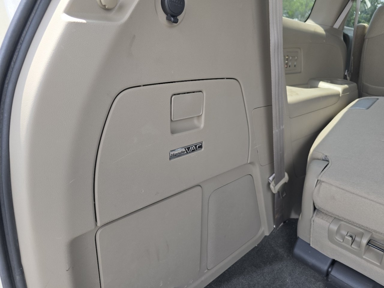Used 2016 Honda Odyssey SE image 24