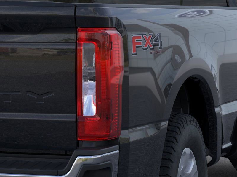 New 2025 Ford F350 XLT w/ FX4 Off-Road Package image 22