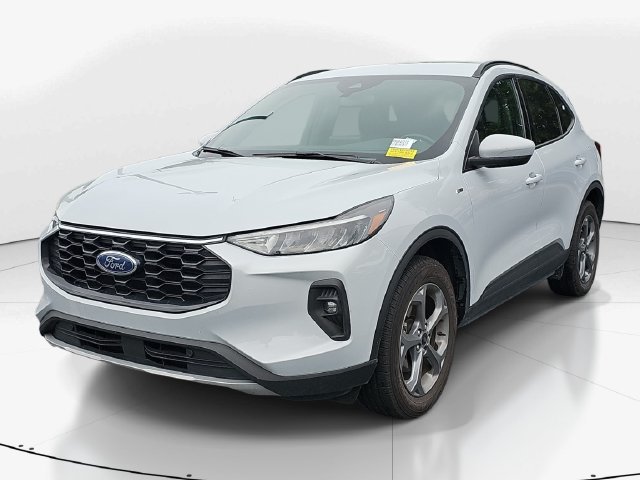 Certified 2025 Ford Escape ST-Line Select AWD/4WD image 9
