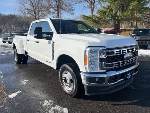 Used 2023 Ford F350 XLT image 3