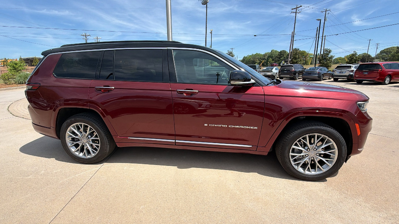 Used 2025 Jeep Grand Cherokee L Summit w/ Advanced Protech Group IV image 7