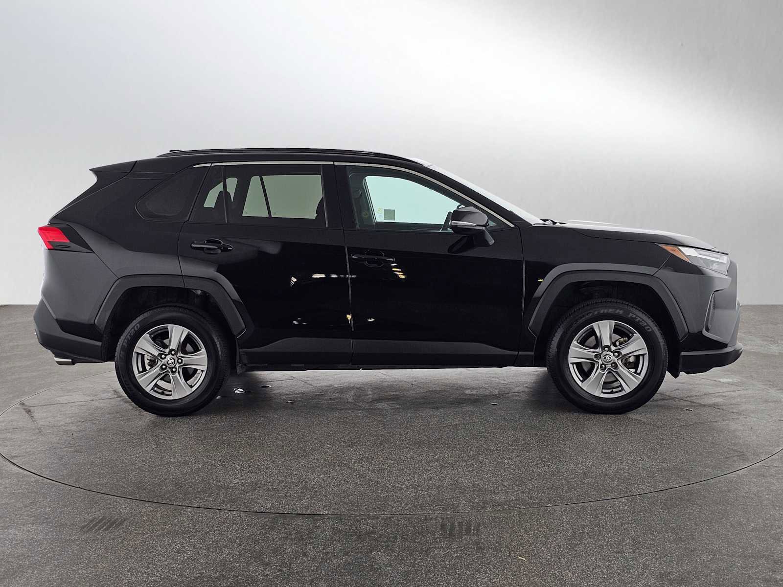 Used 2024 Toyota RAV4 XLE w/ Convenience Package image 2