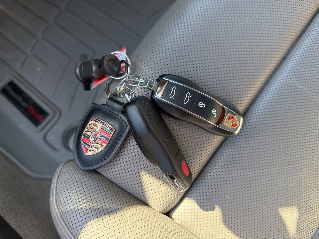 Used 2014 Porsche Cayman image 16