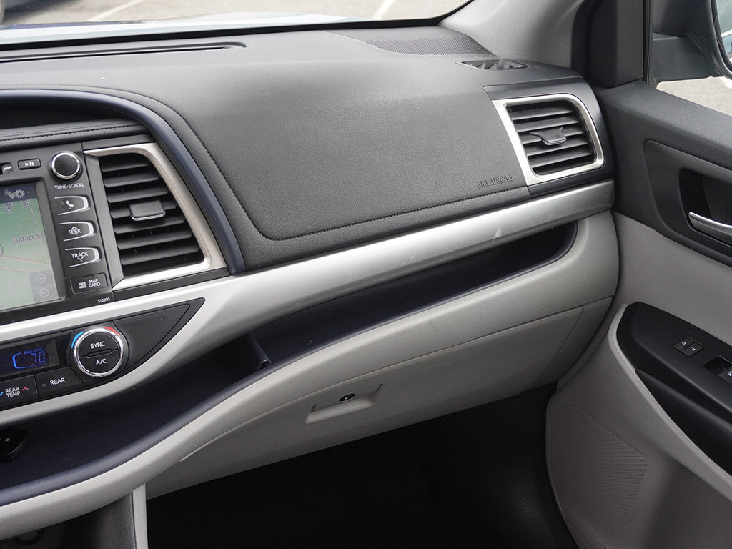 Used 2019 Toyota Highlander XLE AWD/4WD image 48