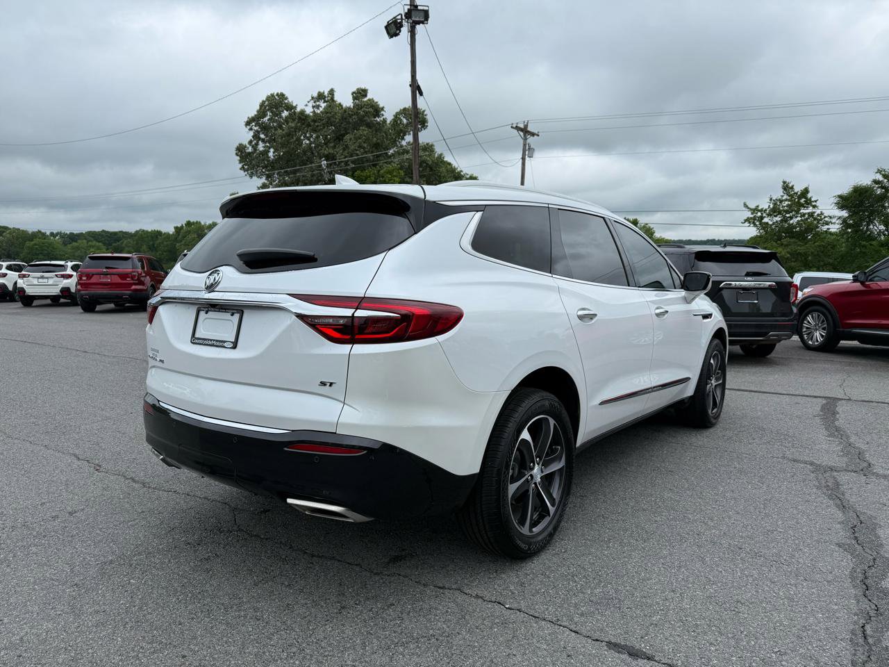 Used 2021 Buick Enclave Essence w/ Sport Touring Edition FWD image 6