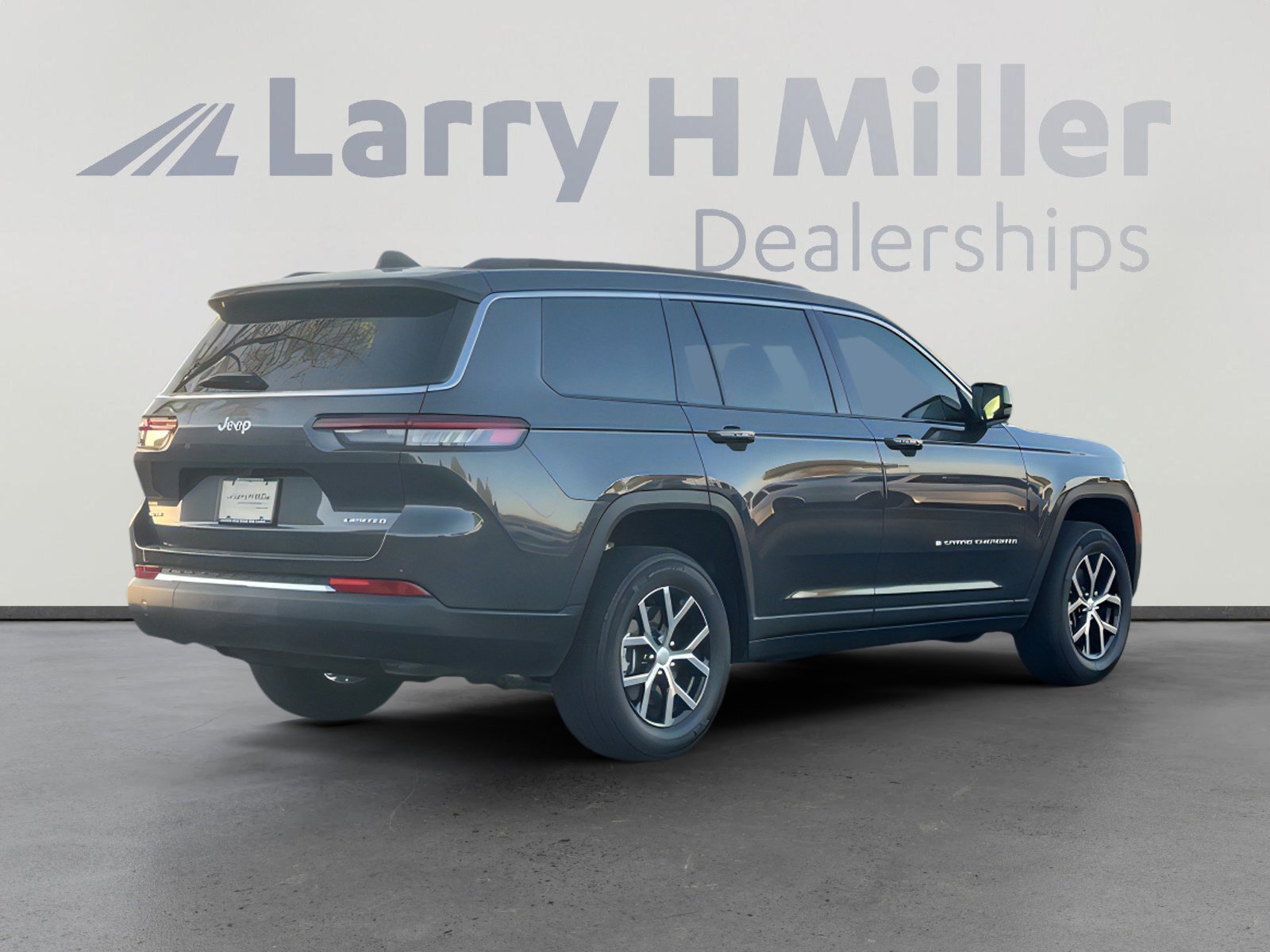 New 2025 Jeep Grand Cherokee L Limited w/ Trailer Tow Package image 6
