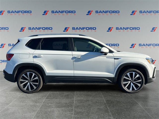 Used 2022 Volkswagen Taos SE image 6