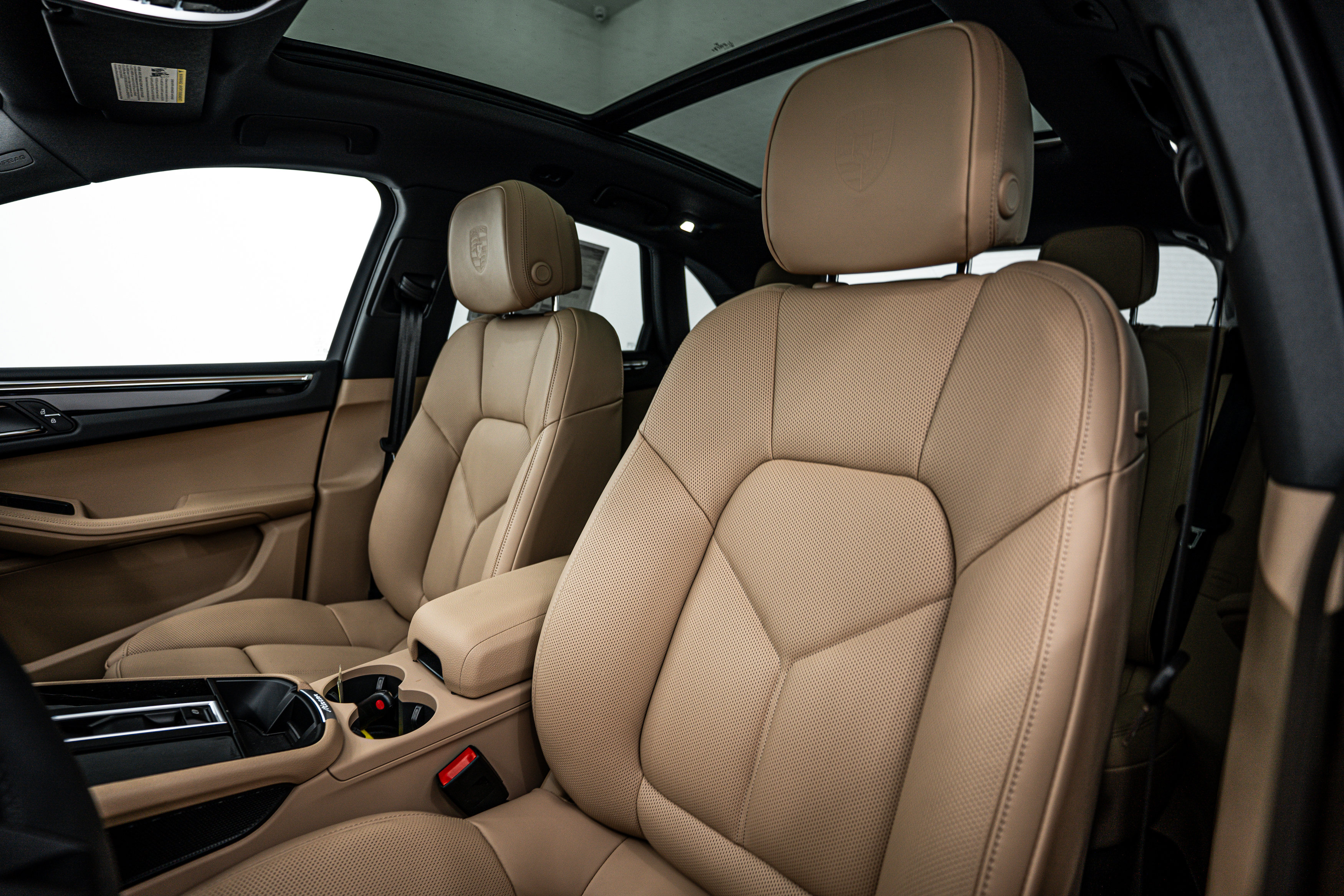 New 2025 Porsche Macan image 14