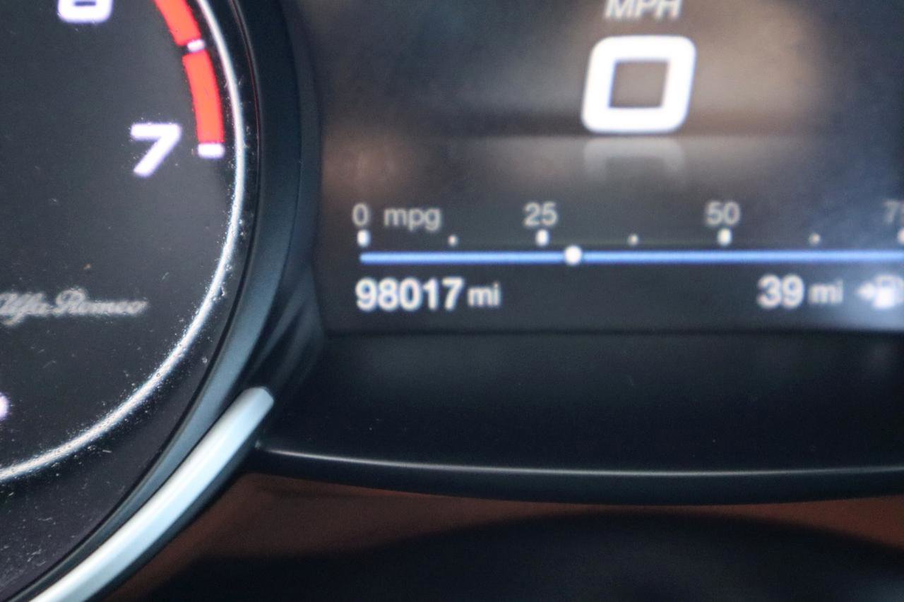 Used 2019 Alfa Romeo Giulia w/ Nero Edizione image 21