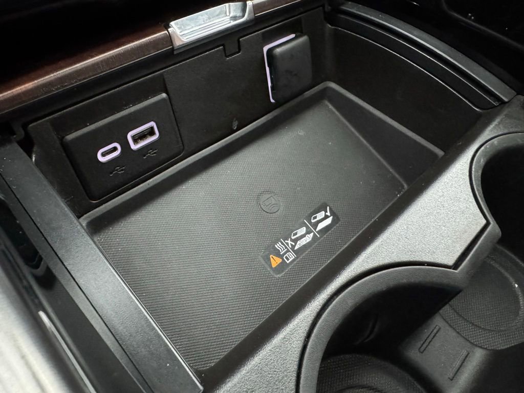 Used 2023 GMC Yukon Denali Ultimate AWD/4WD image 34