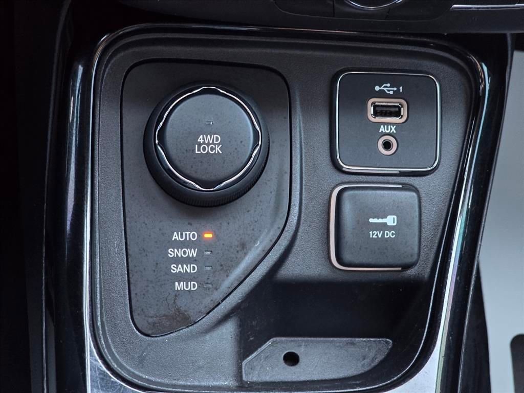 Used 2021 Jeep Compass Limited image 21