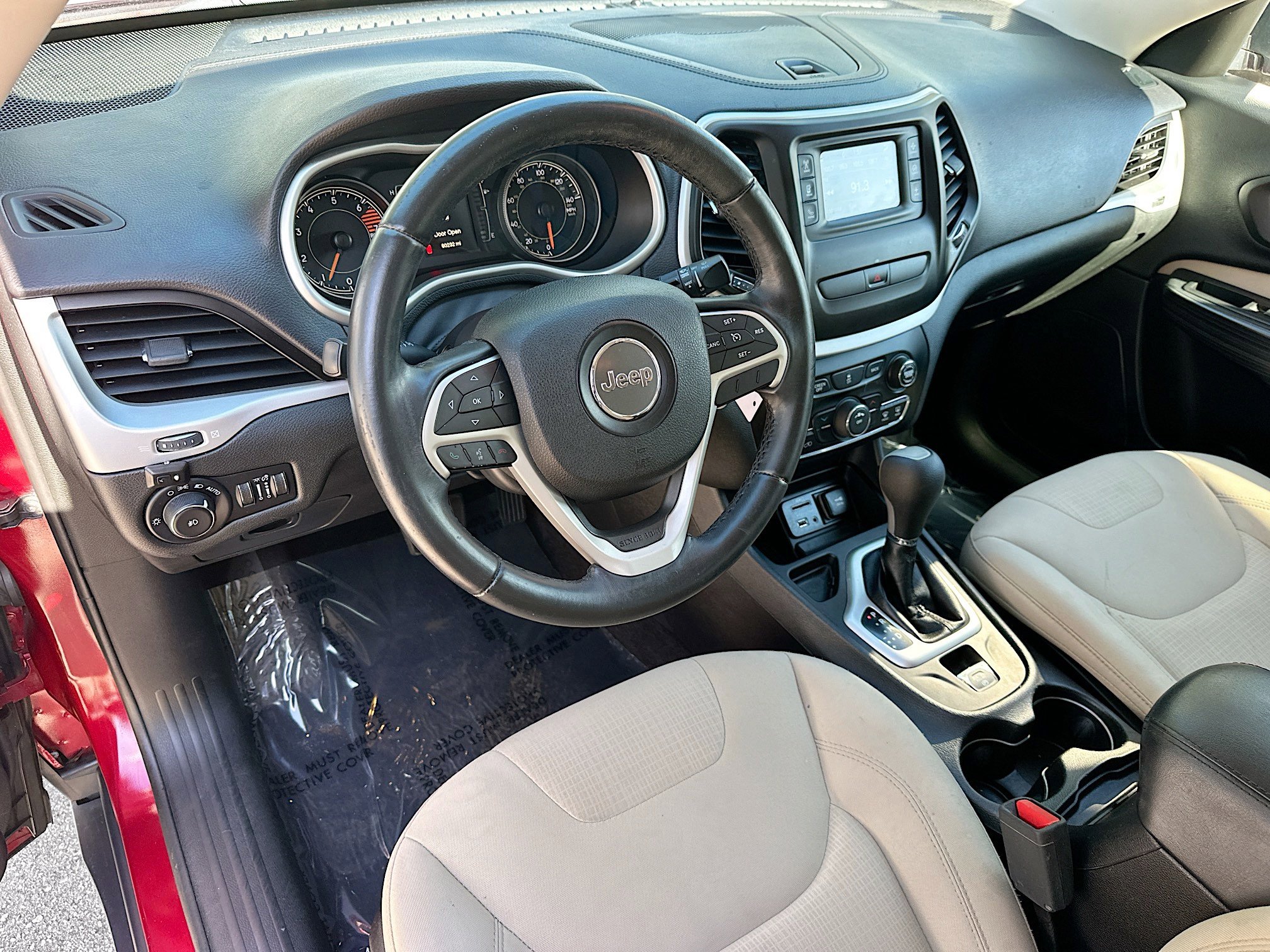 Used 2017 Jeep Cherokee Latitude image 9