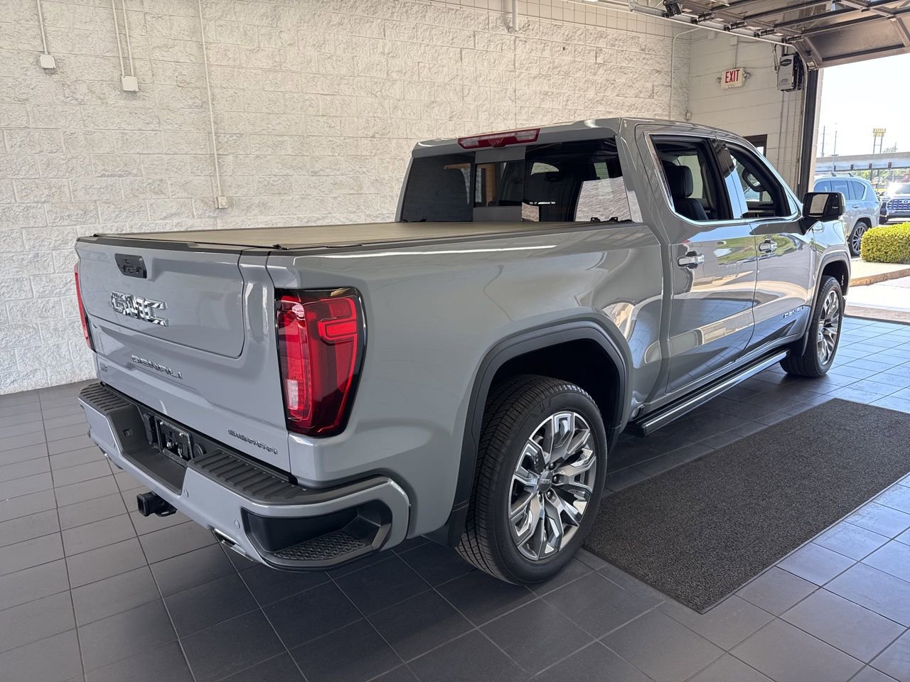 Used 2024 GMC Sierra 1500 Denali w/ Denali Reserve Package image 8
