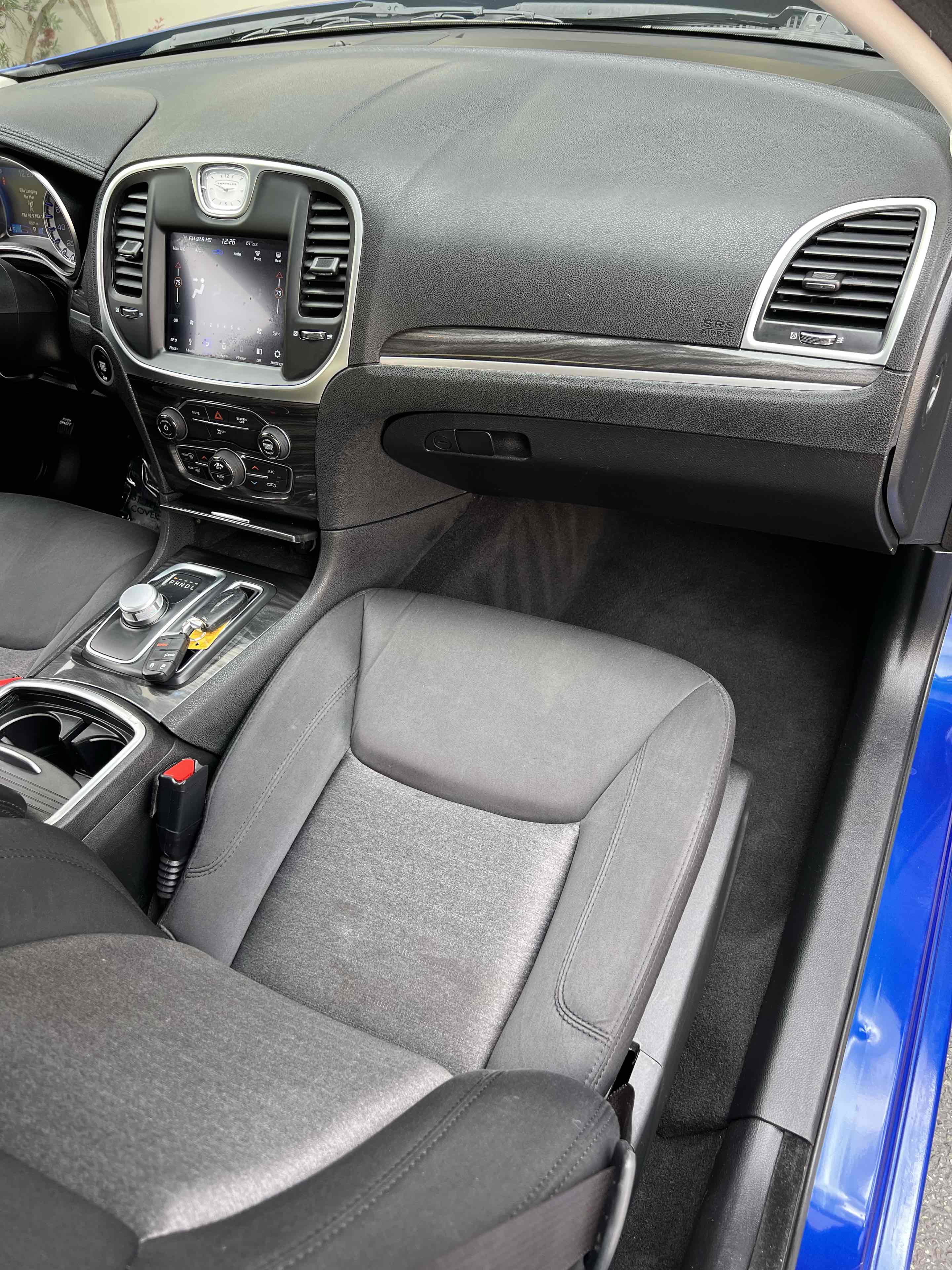 Used 2019 Chrysler 300 Touring w/ Sport Appearance Package image 32