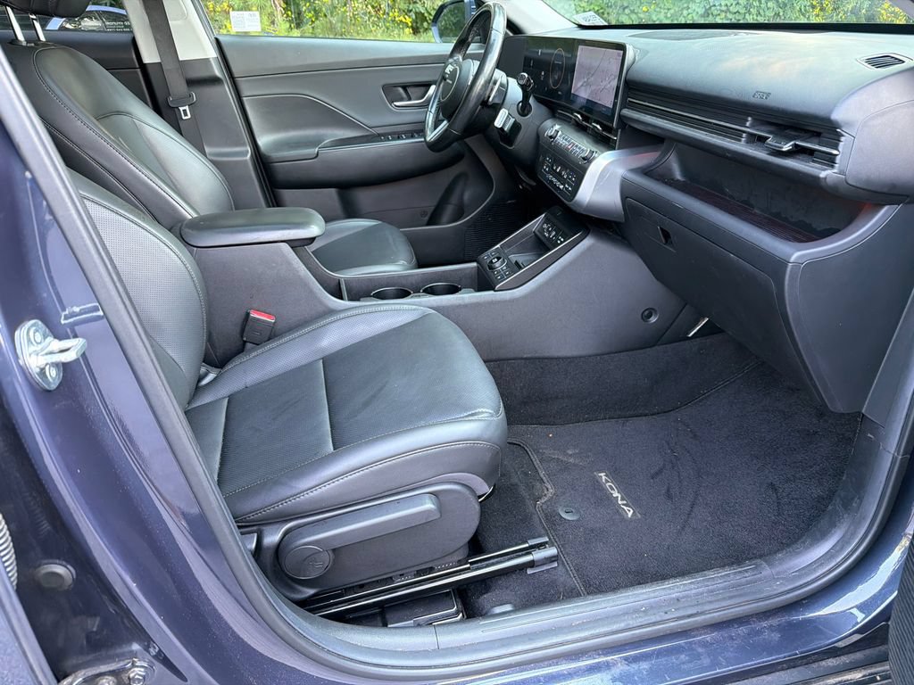 Used 2024 Hyundai Kona Limited FWD image 13