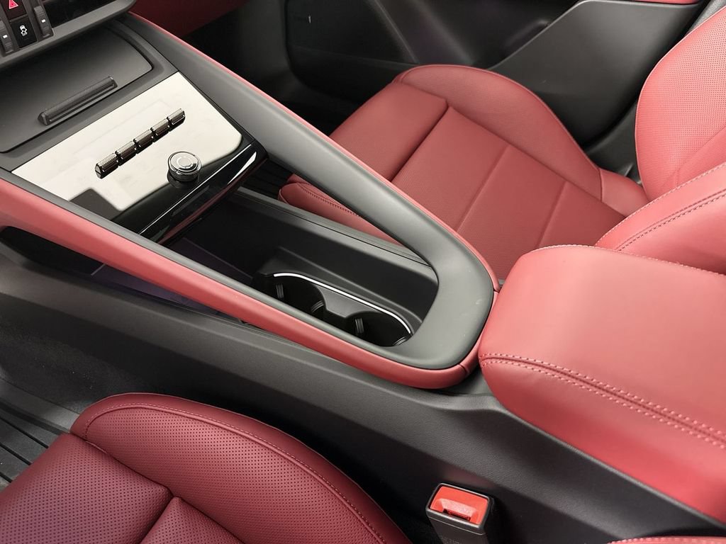 New 2026 Porsche Macan Turbo Electric AWD/4WD image 33