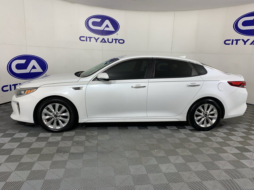 Used 2018 Kia Optima S FWD image 6