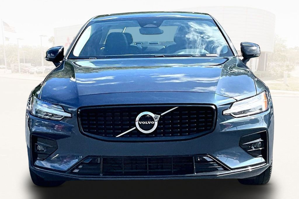 Used 2024 Volvo S60 B5 Core AWD/4WD image 2