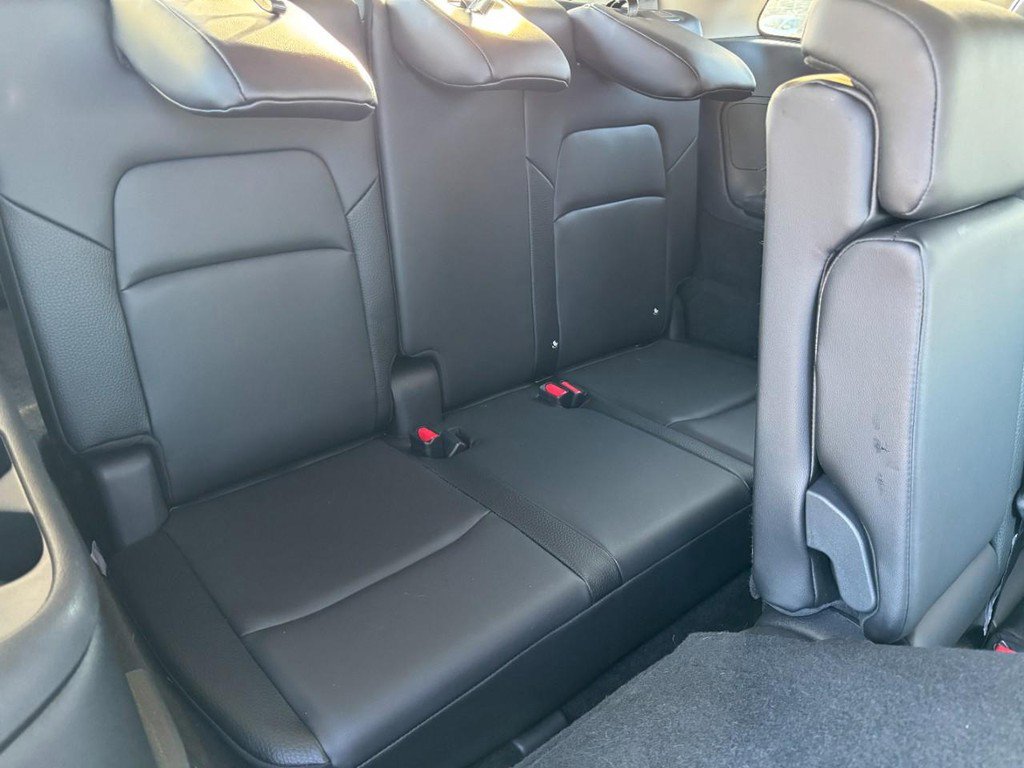 Used 2025 Nissan Pathfinder SL image 11