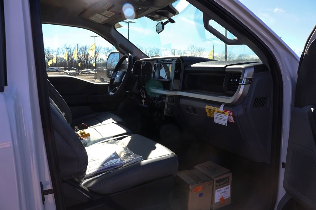 New 2024 Ford F550 4x4 Regular Cab Super Duty image 19