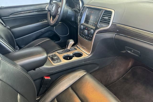 Used 2017 Jeep Grand Cherokee Overland image 15