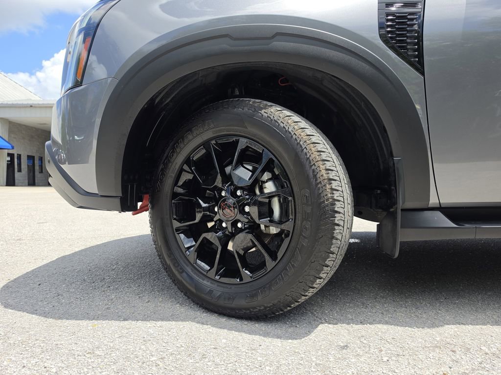 Used 2025 Nissan Armada PRO-4X w/ Pro-4X Premium Package AWD/4WD image 38