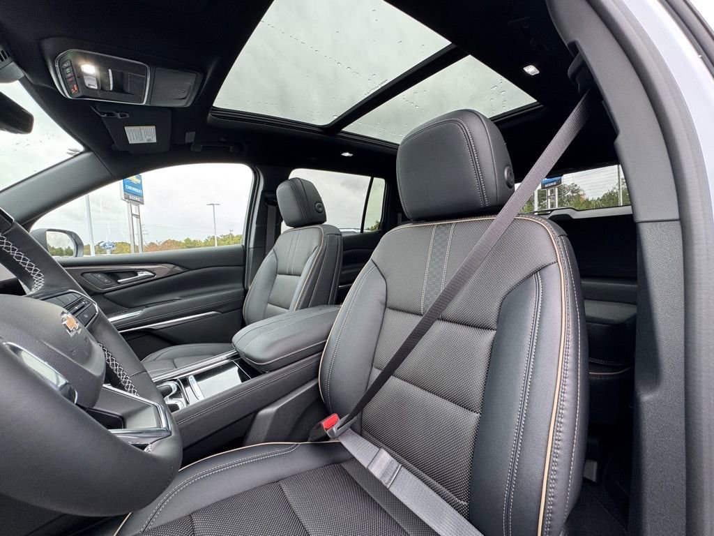 New 2026 Chevrolet Traverse High Country image 13
