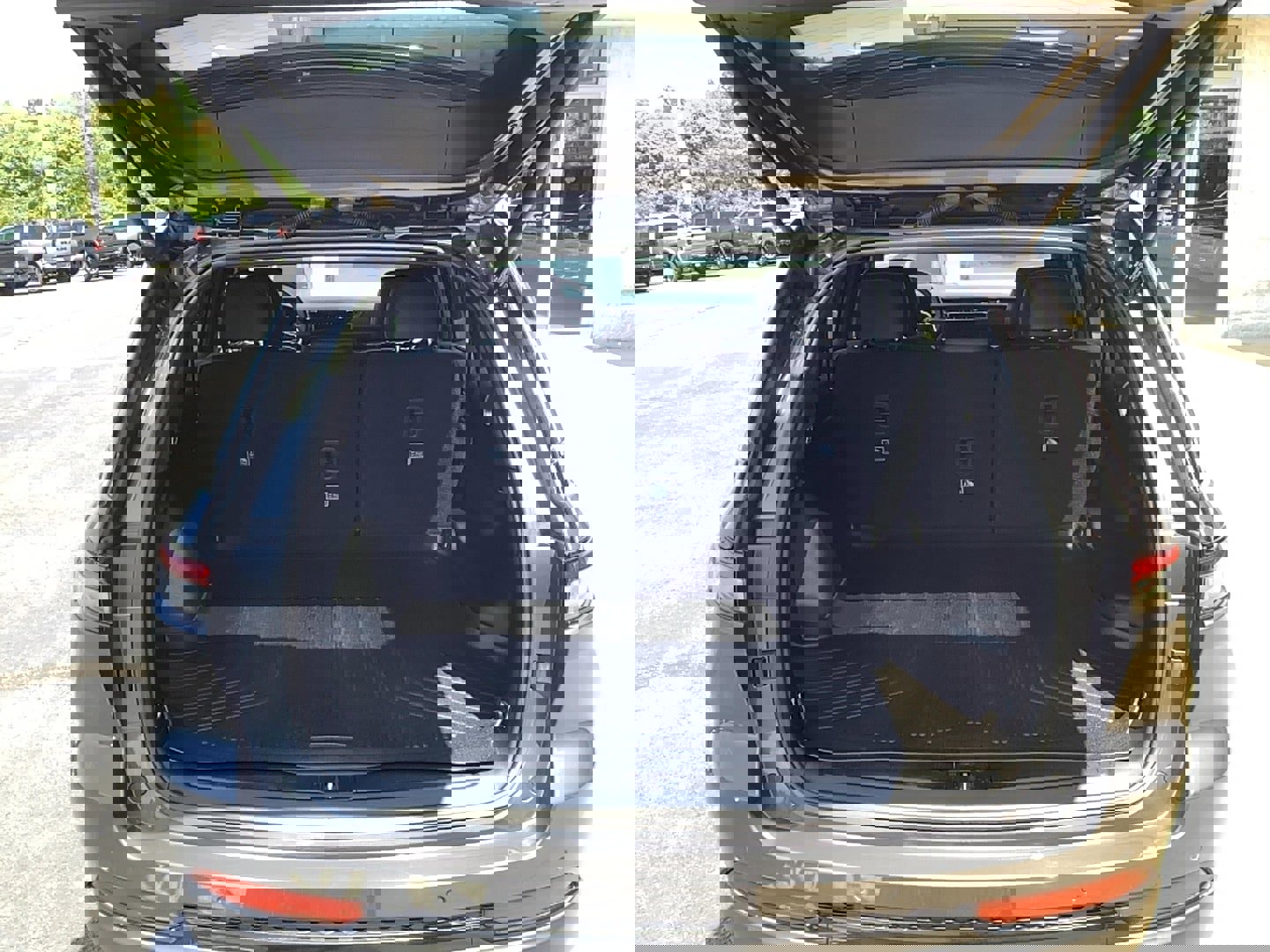 Certified 2023 Jeep Grand Cherokee Altitude image 6