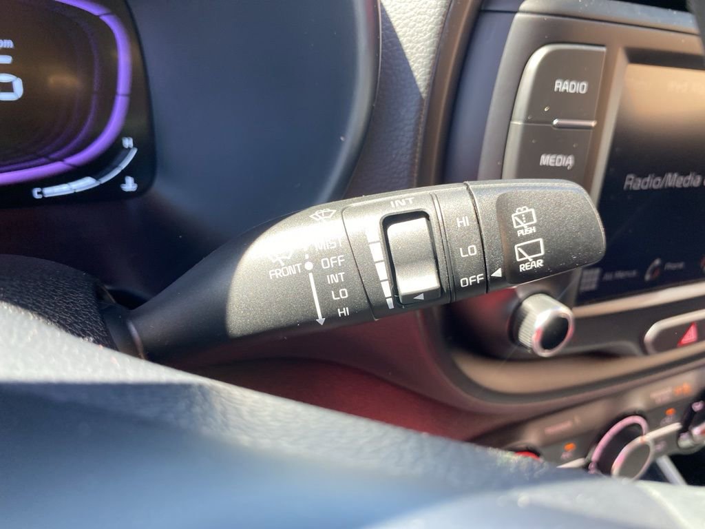 Certified 2025 Kia Soul LX image 24