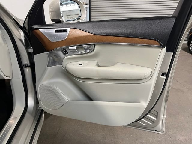 Used 2017 Volvo XC90 T6 Inscription w/ Vision Package AWD/4WD image 12