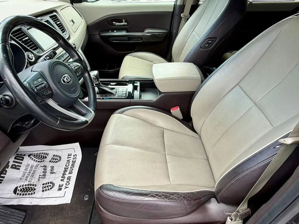 Used 2018 Kia Sedona SX Limited image 10