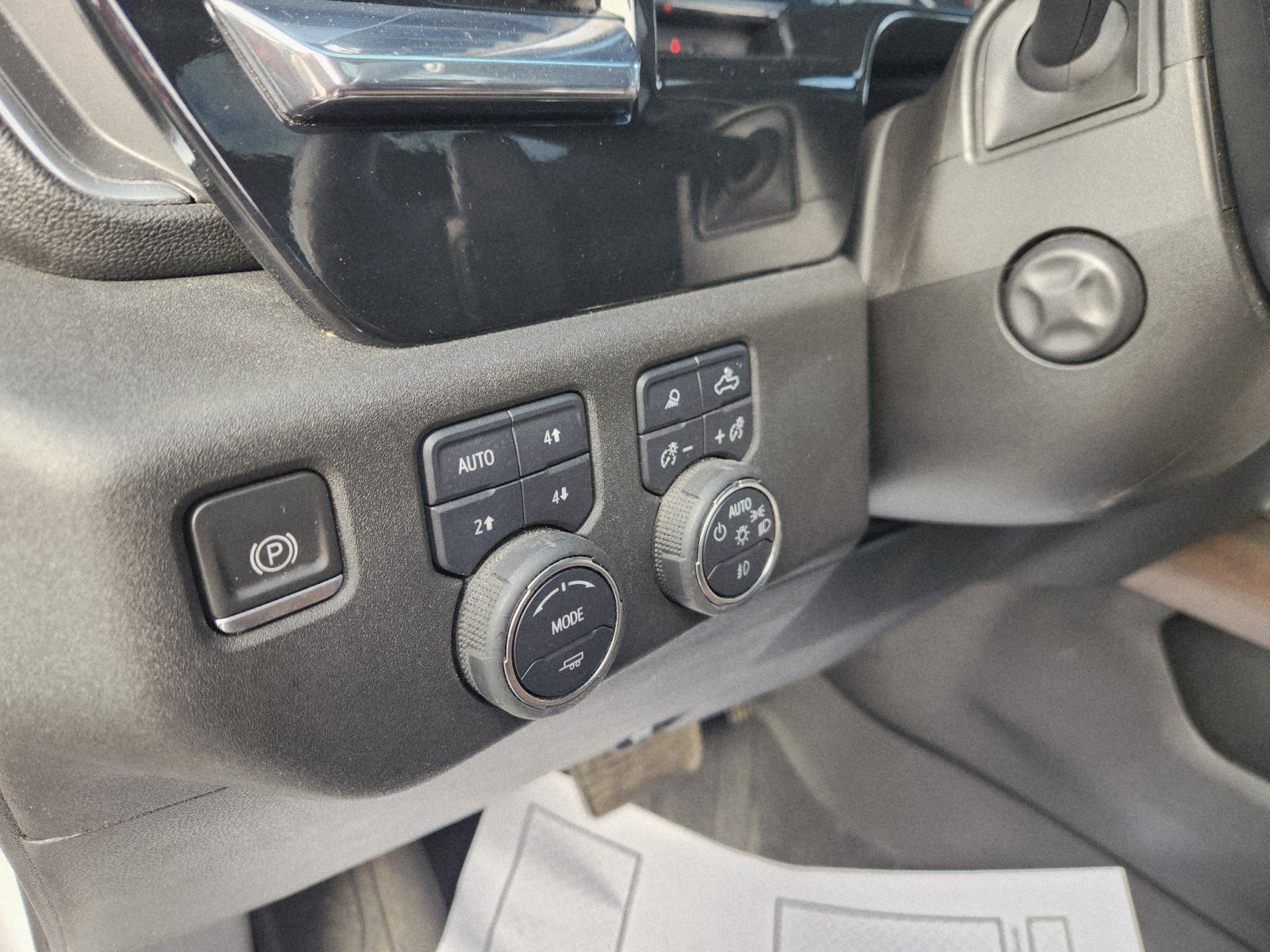 Used 2023 Chevrolet Silverado 1500 High Country w/ High Country Premium Package AWD/4WD image 40