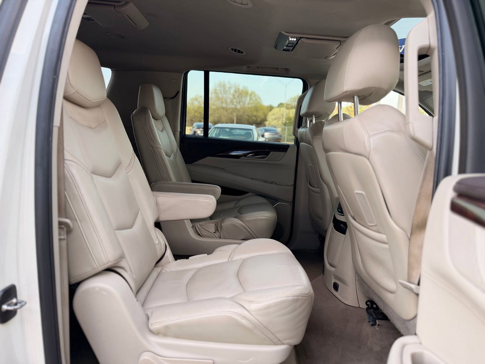 Used 2015 Cadillac Escalade ESV Premium AWD/4WD image 25