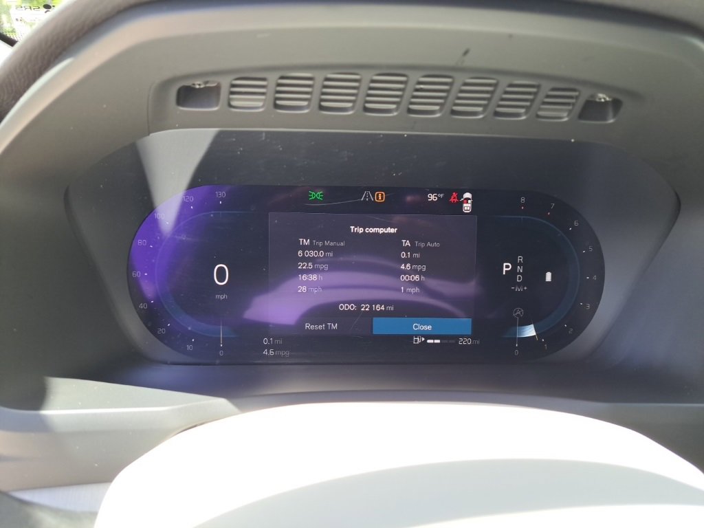 Used 2023 Volvo XC90 B5 Core w/ Protection Package Premier image 18