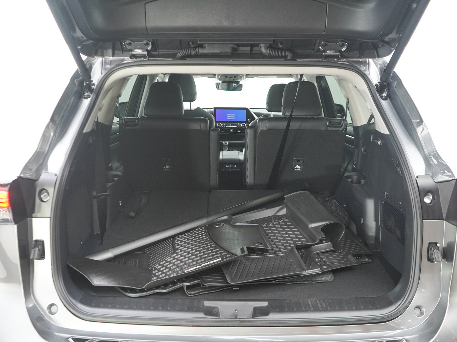 Used 2025 Toyota Highlander Limited AWD/4WD image 16