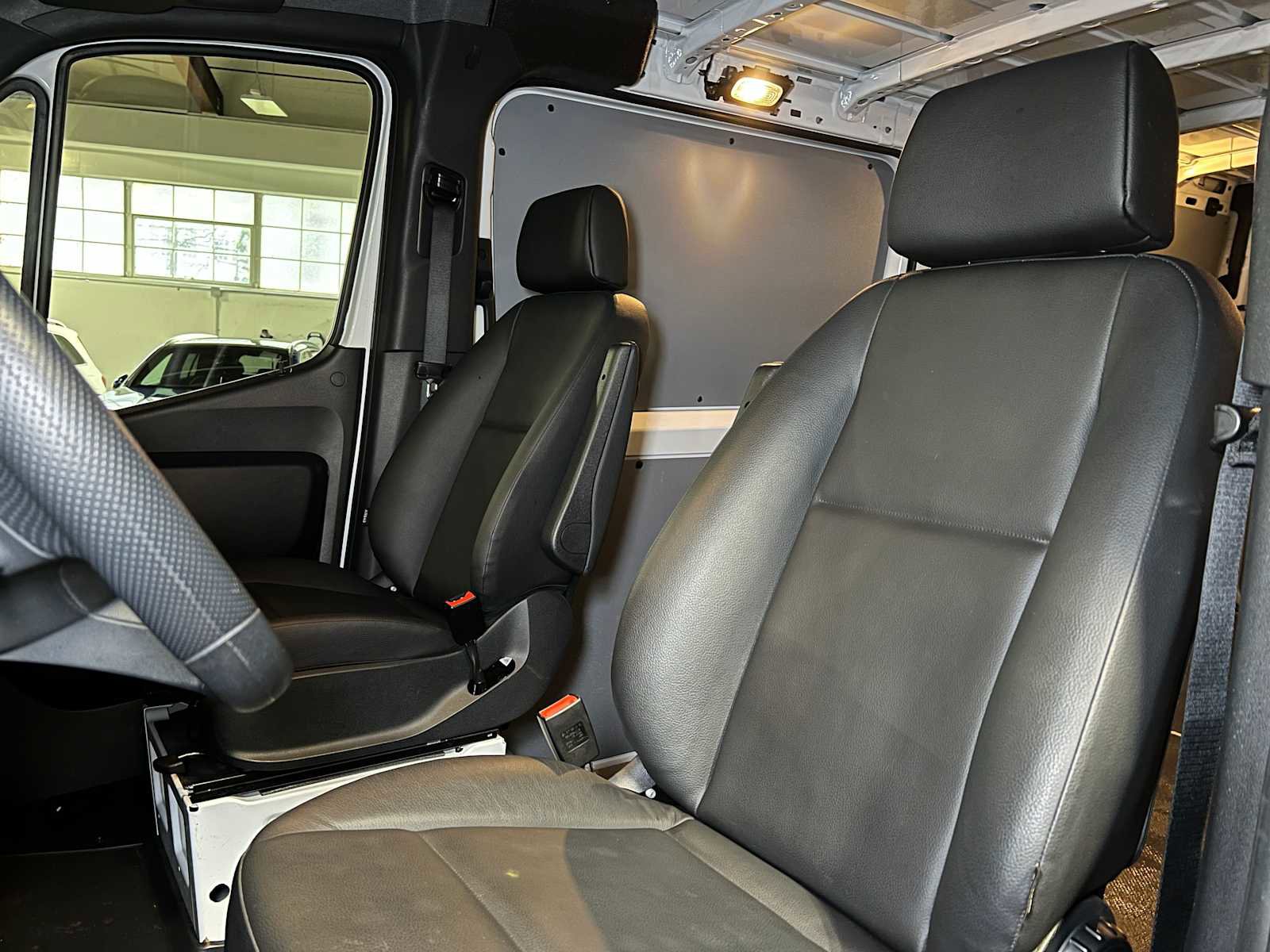 Used 2025 Mercedes-Benz Sprinter 2500 image 20